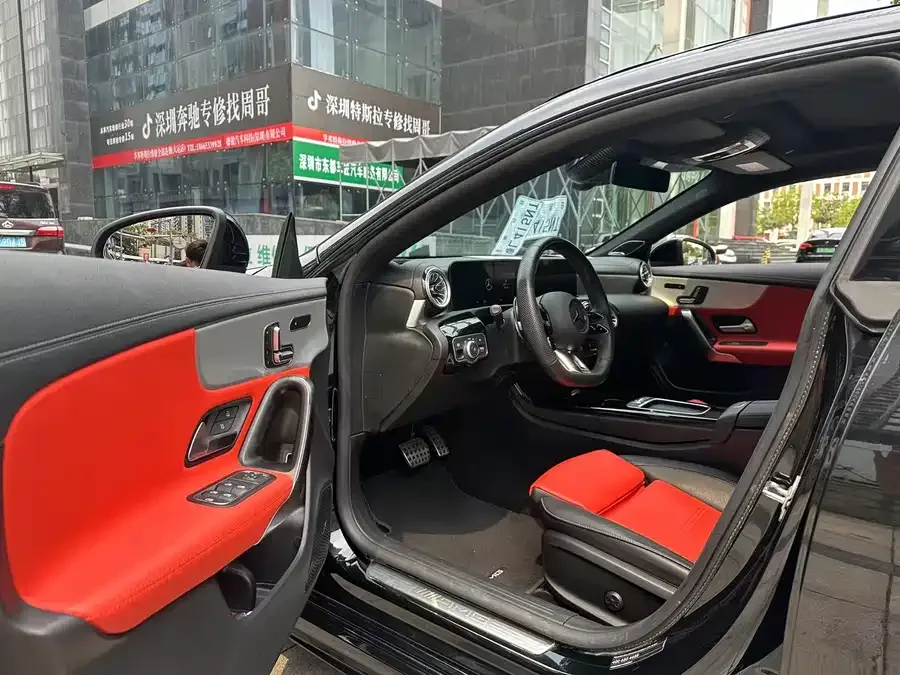 Mercedes-Benz CLA AMG Mercedes-Benz CLA AMG 2024 AMG CLA 35 4MATIC 2025 — миниатюра 4
