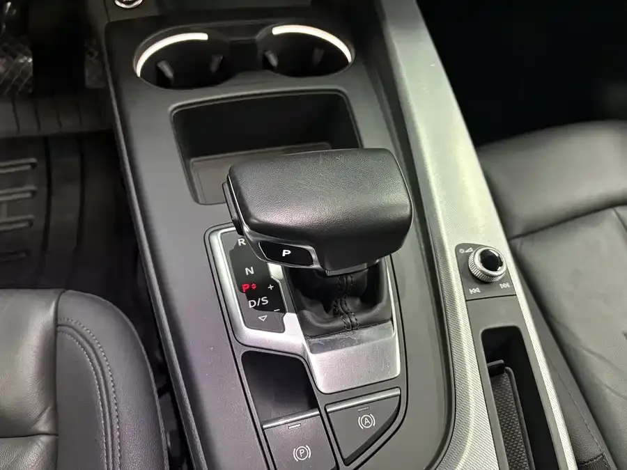 Audi A4 Audi A4 (Imported) 2021 Avant 40 TFSI Fashionable and Dynamic 2022 — миниатюра 3