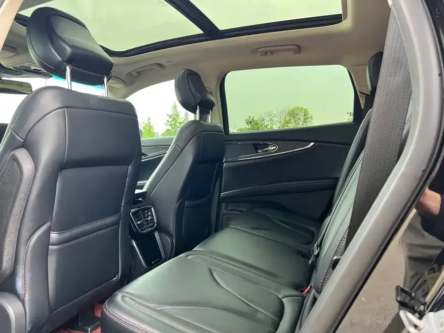 Lincoln Navigator Navigator 2021 2.0T 4WD Premium Edition 2022 — миниатюра 3