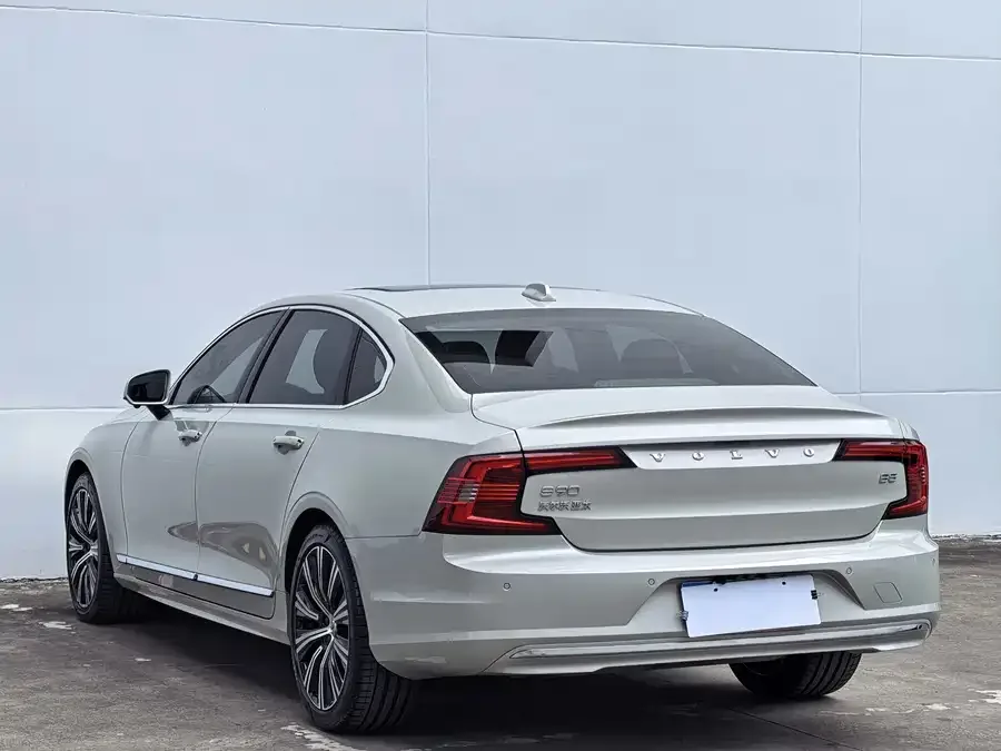 Volvo S90 2022 B5 Zhiyuan Luxury Edition 2022 — миниатюра 5