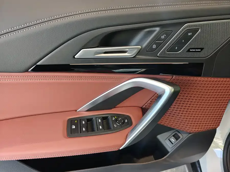 BMW X1 2026 sDrive25Li M Sport Package 2026 — миниатюра 4