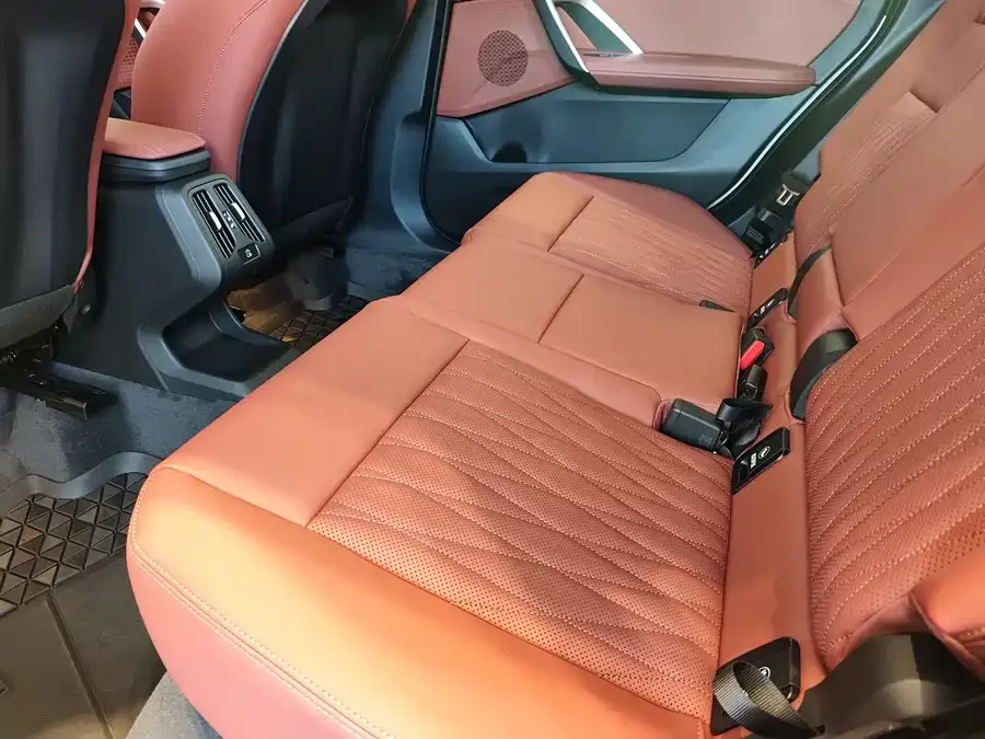 BMW X1 2026 sDrive25Li M Sport Package 2026 — миниатюра 5
