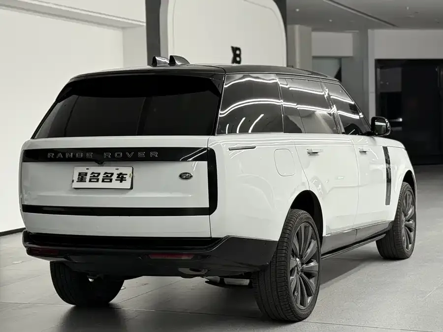 Land Rover Range Rover Range Rover 2025 3.0 L6 400PS Grand Edition 2025 — миниатюра 4