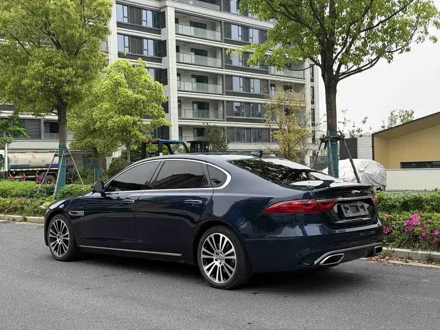 Jaguar XFL 2022 XFL 2.0T P250 2WD Exclusive Luxury Edition 2022 — миниатюра 4