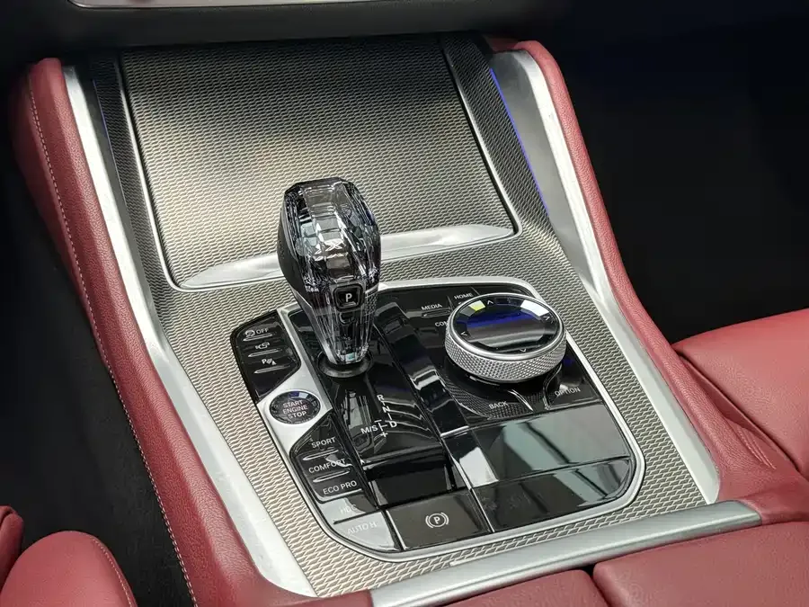 BMW X6 2022 facelift 2 xDrive40i M sports package 2022 — миниатюра 5