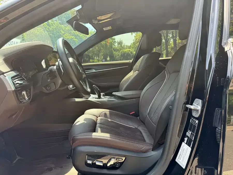 BMW 5 Series BMW 5 Series 2023 facelift 530Li Exclusive M Sport Package 2024 — миниатюра 4