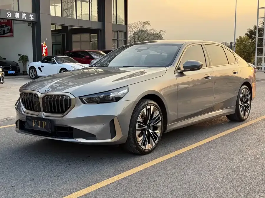 BMW 5 Series 2025