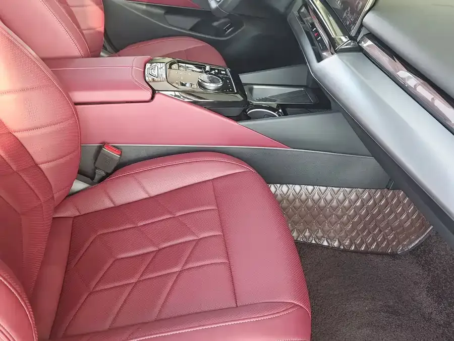 BMW 5 Series BMW 5 Series 2024 530Li Leading M Sports Package 2024 — миниатюра 3