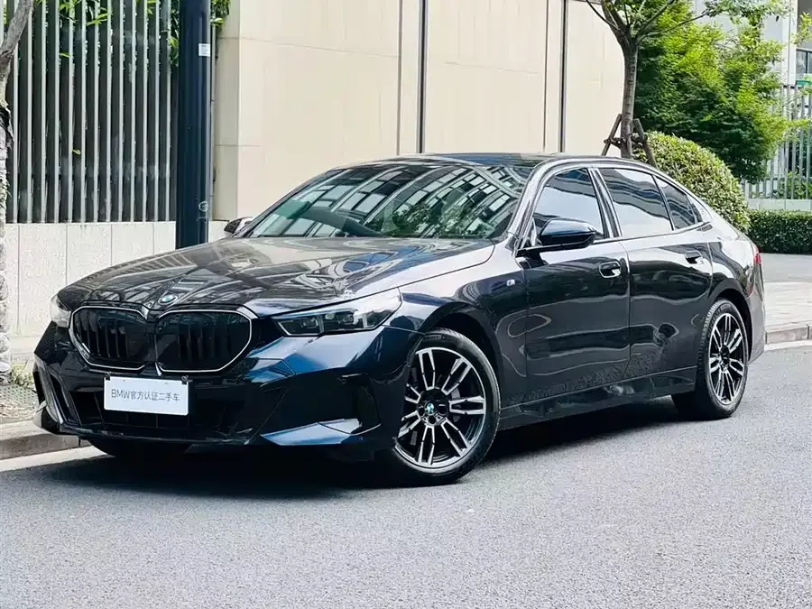 BMW 5 Series 2025