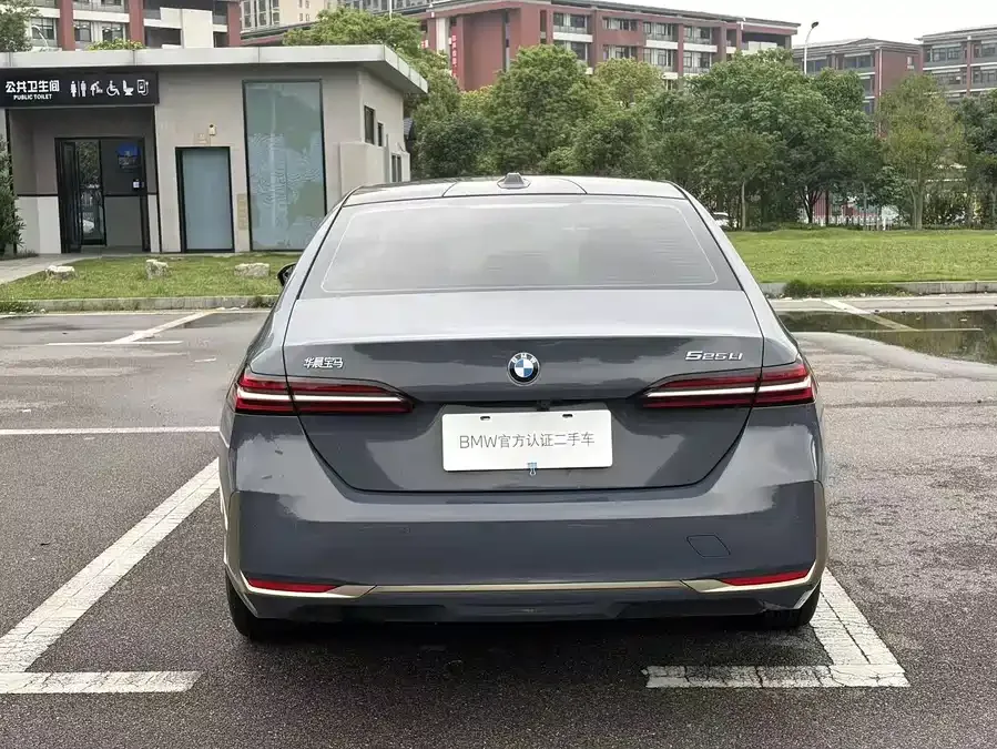 BMW 5 Series BMW 5 Series 2024 525Li Luxury Package 2024 — миниатюра 4