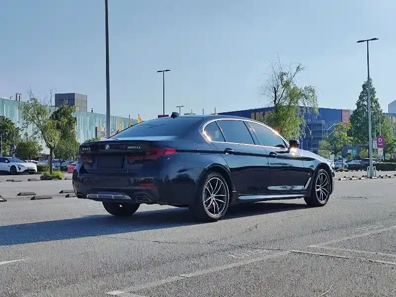 BMW 5 Series BMW 5 Series 2022 facelift 525Li M sports package 2023 — миниатюра 2