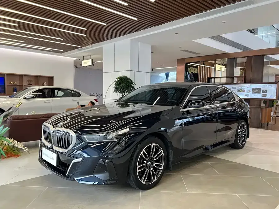 BMW 5 Series 2024