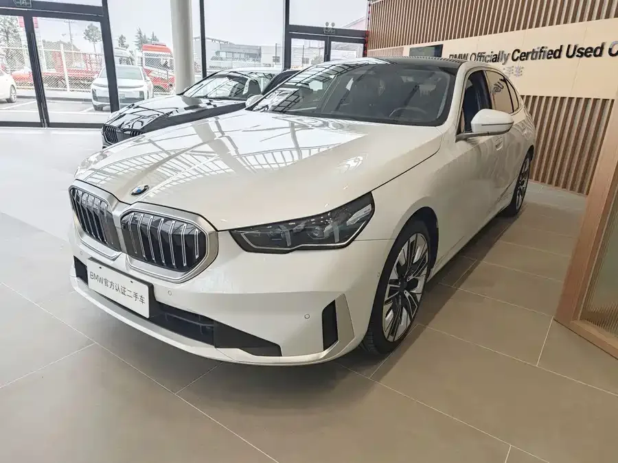 BMW 5 Series 2024