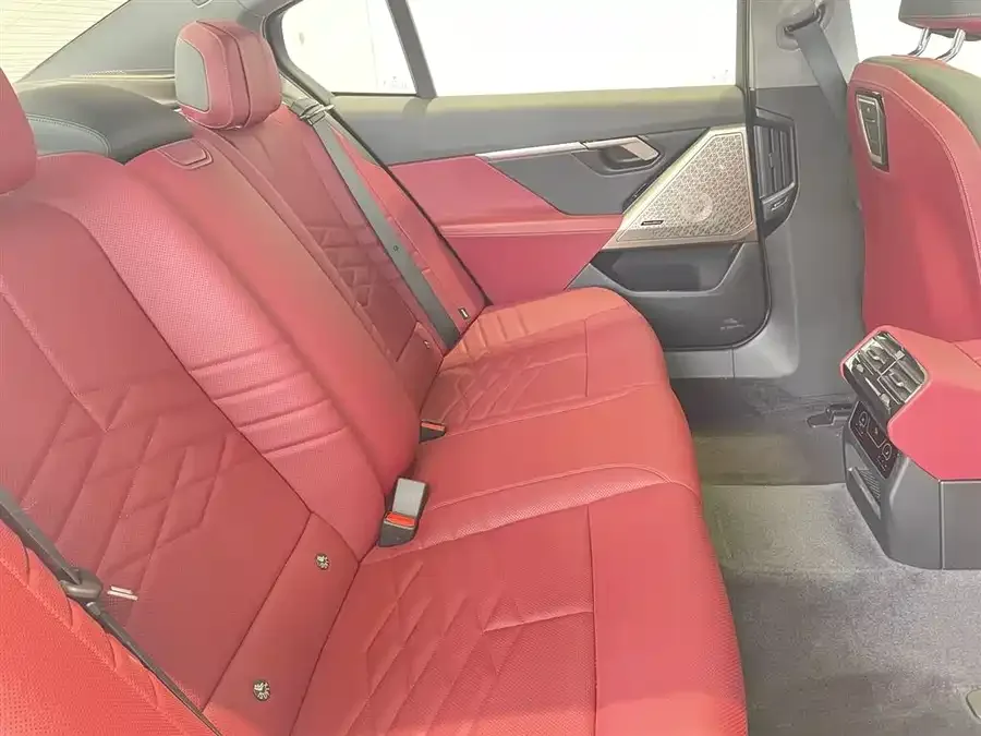 BMW 5 Series BMW 5 Series 2025 530Li Exclusive M Sport Package 2025 — миниатюра 3