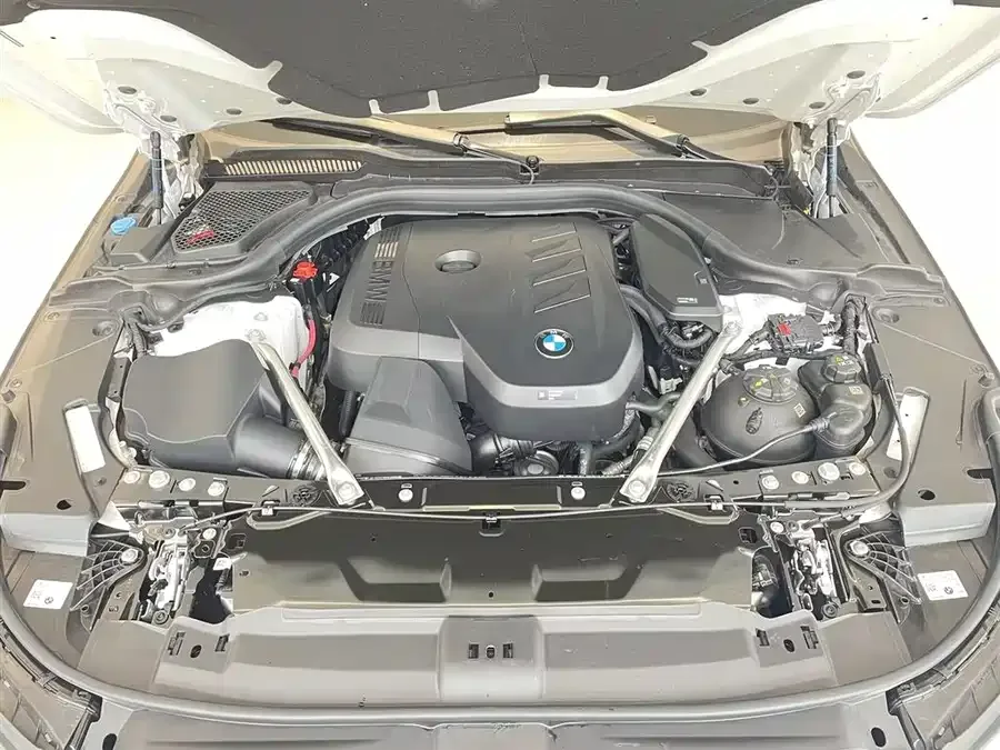 BMW 5 Series BMW 5 Series 2025 530Li Exclusive M Sport Package 2025 — миниатюра 4