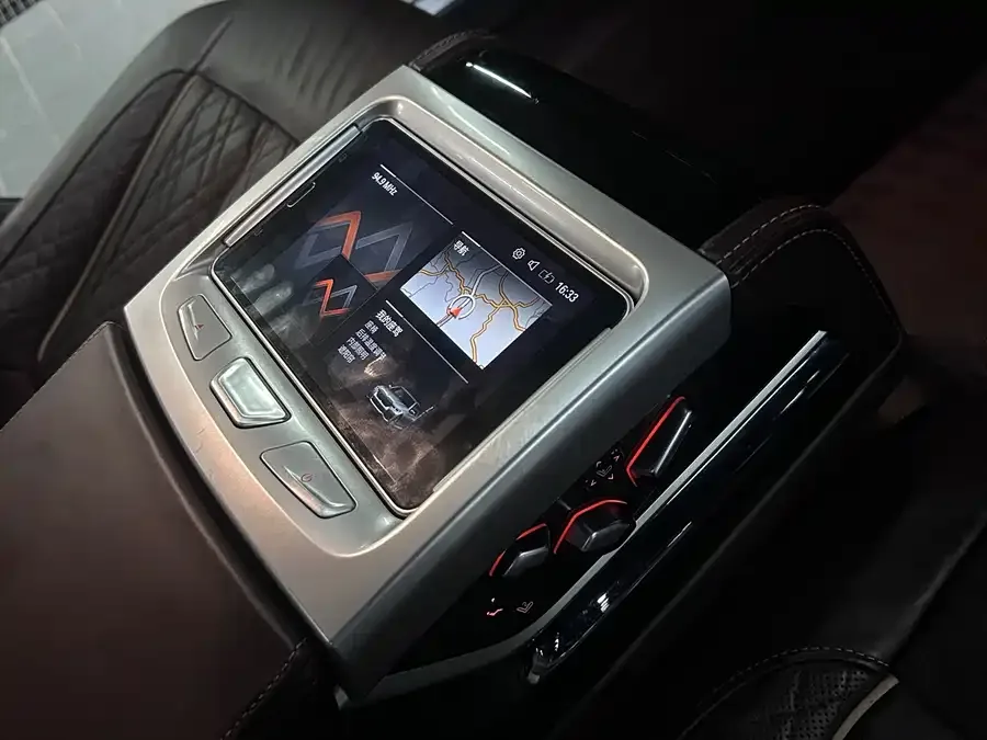 BMW 7 Series BMW 7 Series 2021 740Li xDrive Executive Luxury Package 2025 — миниатюра 5