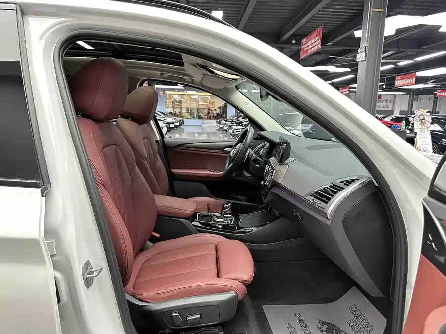 BMW X3 2023 facelift xDrive30i Leading M Night Edition 2024 — миниатюра 2