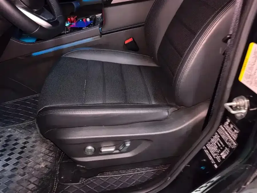 BAIC BJ40 Beijing Off-road BJ40 2024 2.0T City Hunter Glory Edition 2025 — миниатюра 3