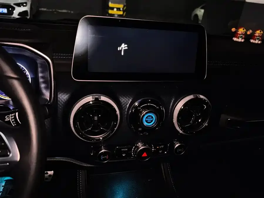 BAIC BJ40 Beijing Off-road BJ40 2024 2.0T City Hunter Glory Edition 2025 — миниатюра 4