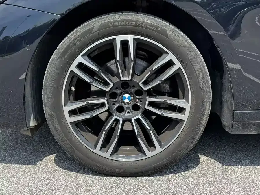 BMW 5 Series BMW 5 Series 2024 525Li M Sports Package 2024 — миниатюра 4