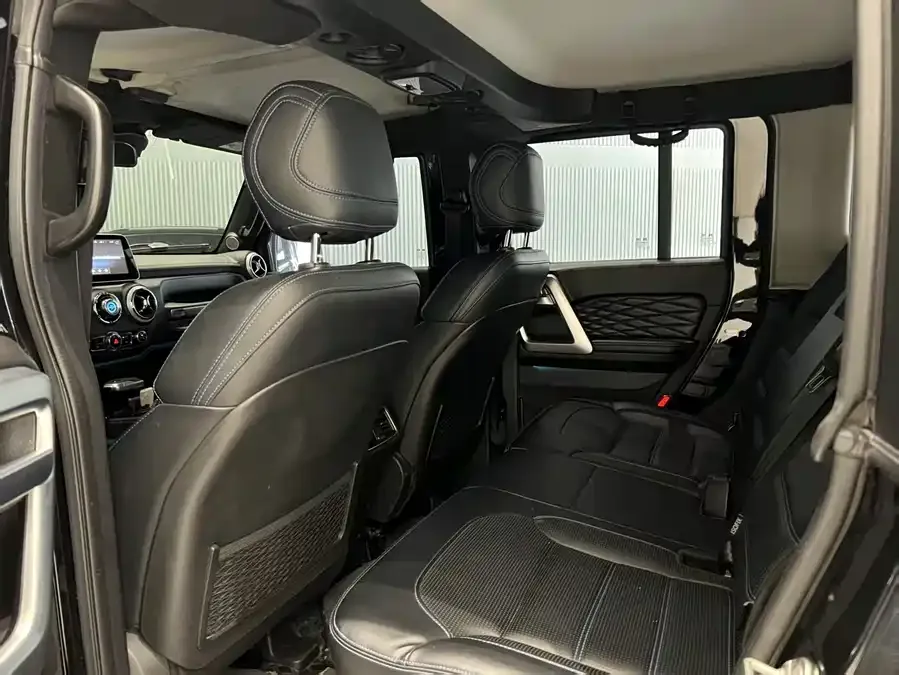 BAIC BJ40 Beijing Off-road BJ40 2020 2.0T Automatic 4WD City Hunter Edition Knight Edition 2022 — миниатюра 3