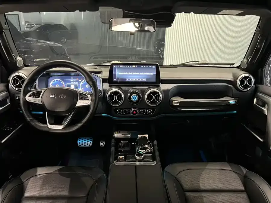 BAIC BJ40 Beijing Off-road BJ40 2020 2.0T Automatic 4WD City Hunter Edition Knight Edition 2022 — миниатюра 5