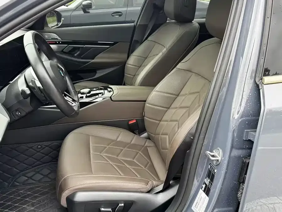 BMW 5 Series BMW 5 Series 2024 525Li M Sports Package 2024 — миниатюра 3