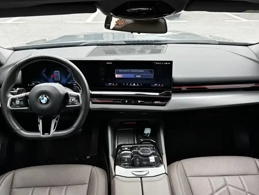 BMW 5 Series BMW 5 Series 2024 525Li M Sports Package 2024 — миниатюра 5