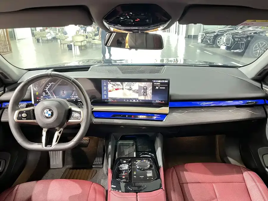 BMW 5 Series BMW 5 Series 2025 530Li Exclusive M Sport Package 2025 — миниатюра 2