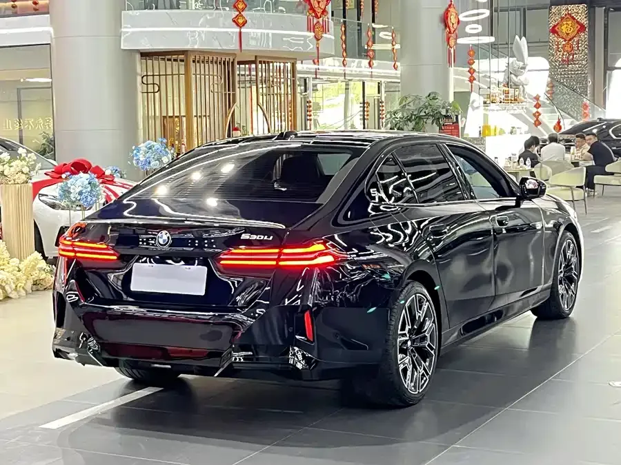 BMW 5 Series BMW 5 Series 2025 530Li Exclusive M Sport Package 2025 — миниатюра 3