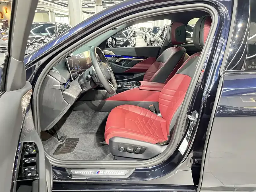 BMW 5 Series BMW 5 Series 2025 530Li Exclusive M Sport Package 2025 — миниатюра 4