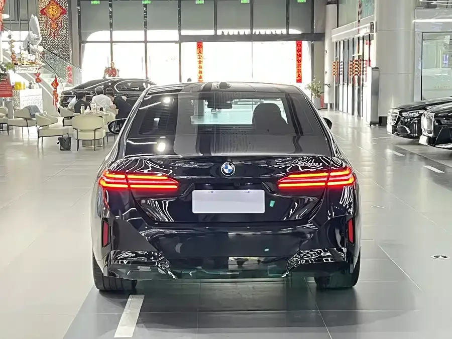 BMW 5 Series BMW 5 Series 2025 530Li Exclusive M Sport Package 2025 — миниатюра 5