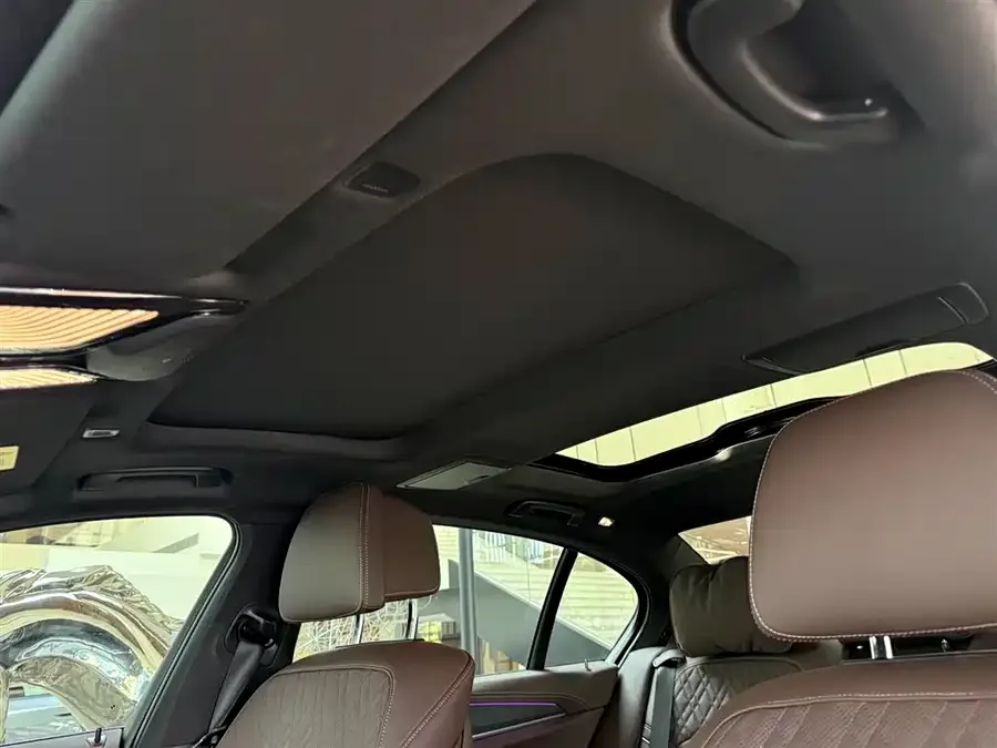 BMW 5 Series BMW 5 Series 2022 Model 2 530Li Exclusive M Sport Package 2022 — миниатюра 3