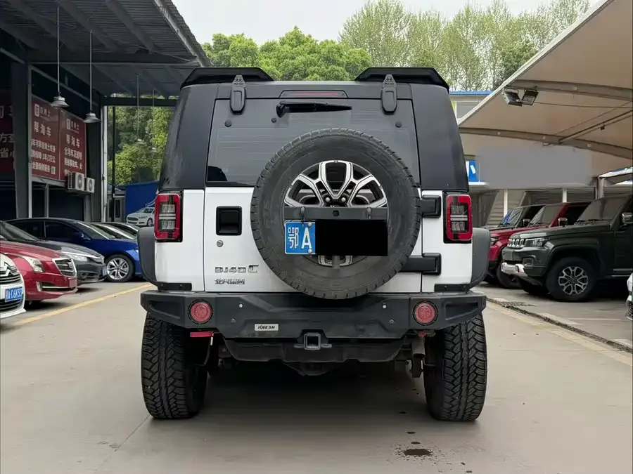 BAIC BJ40 Beijing Off-road BJ40 2023 2.0T Automatic 4WD City Hunter Edition Knight Edition 2023 — миниатюра 5