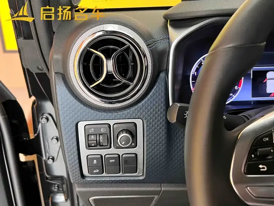 BAIC BJ40 Beijing Off-road BJ40 2024 2.0D Blade Hero Glory Edition 2024 — миниатюра 5