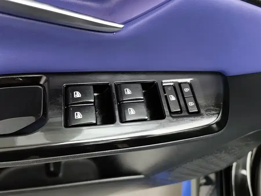 Changan UNI-T Changan UNI-T 2023 second generation 1.5T sports version flagship model 2023 — миниатюра 3