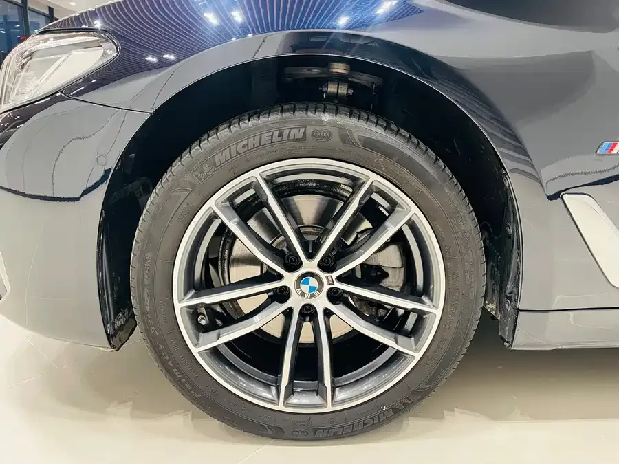 BMW 5 Series BMW 5 Series 2022 facelift 525Li M sports package 2024 — миниатюра 2