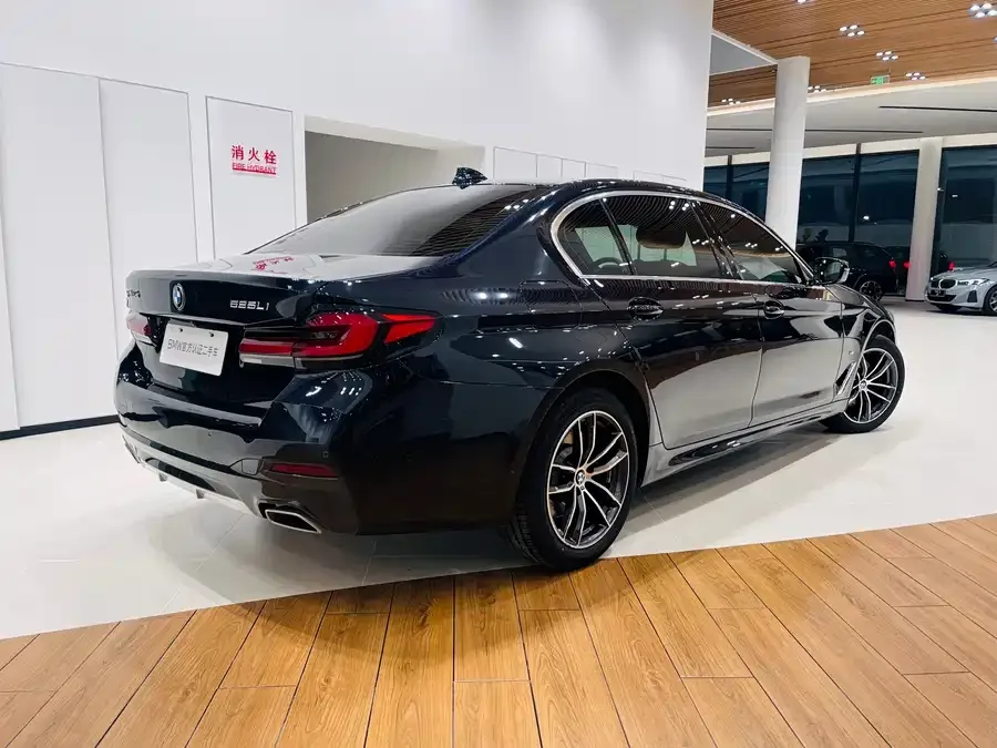 BMW 5 Series BMW 5 Series 2022 facelift 525Li M sports package 2024 — миниатюра 4