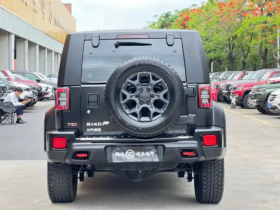 BAIC BJ40 Beijing Off-road BJ40 2024 2.0D Blade Hero Glory Edition 2025 — миниатюра 5