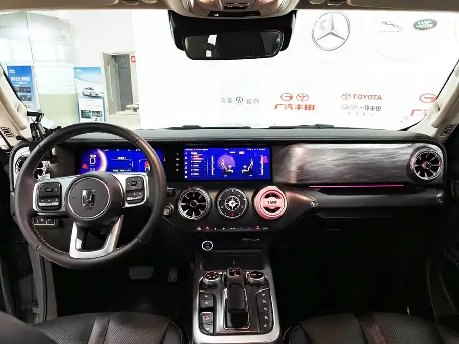Tank 300 Tank 300 2023 City Edition 2.0T Very Stylish 2023 — миниатюра 3