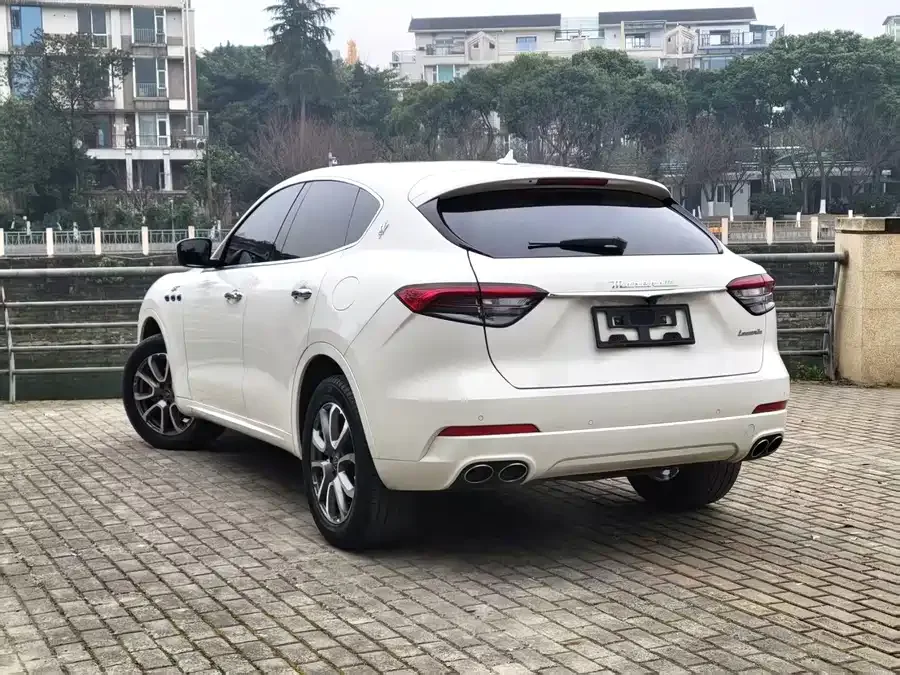 Maserati Levante Levante 2022 2.0T GT Edge Edition 2022 — миниатюра 5