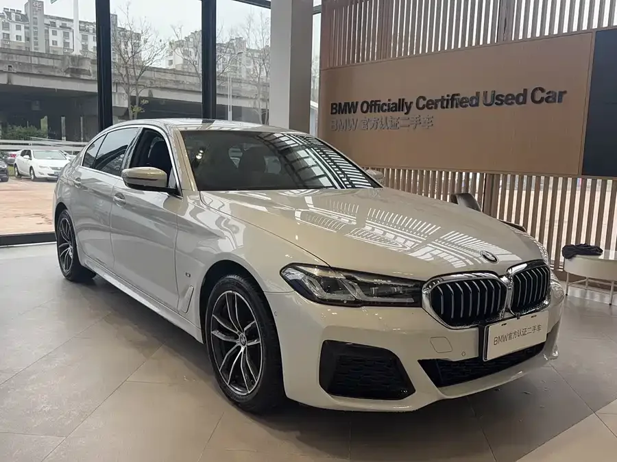 BMW 5 Series BMW 5 Series 2022 facelift 525Li M sports package 2022 — миниатюра 2
