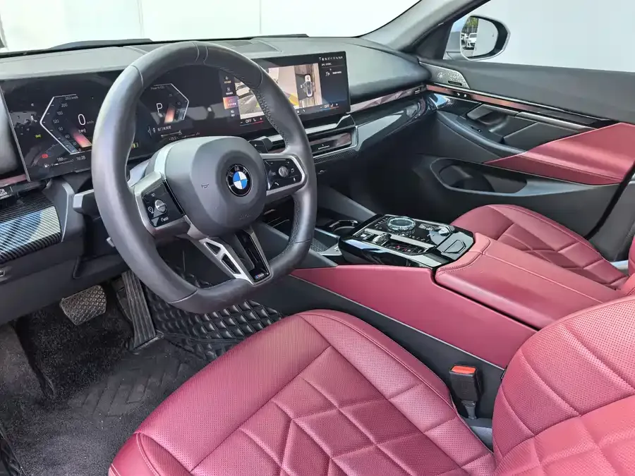 BMW 5 Series BMW 5 Series 2024 530Li Leading M Sports Package 2024 — миниатюра 4