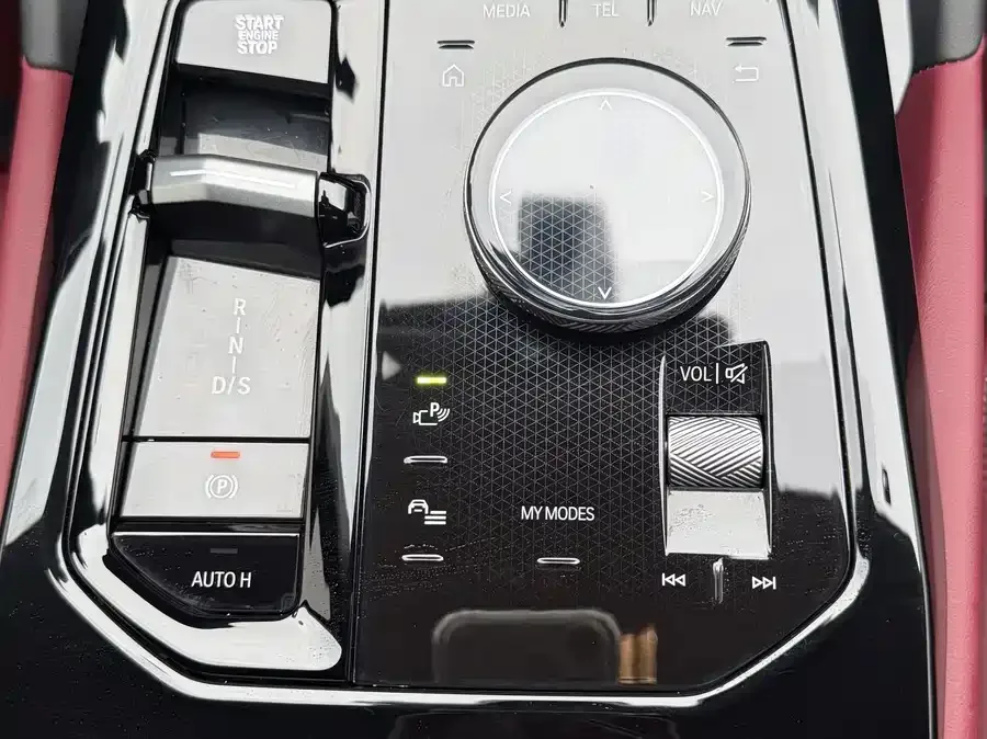 BMW 5 Series BMW 5 Series 2024 530Li Leading M Sports Package 2025 — миниатюра 3