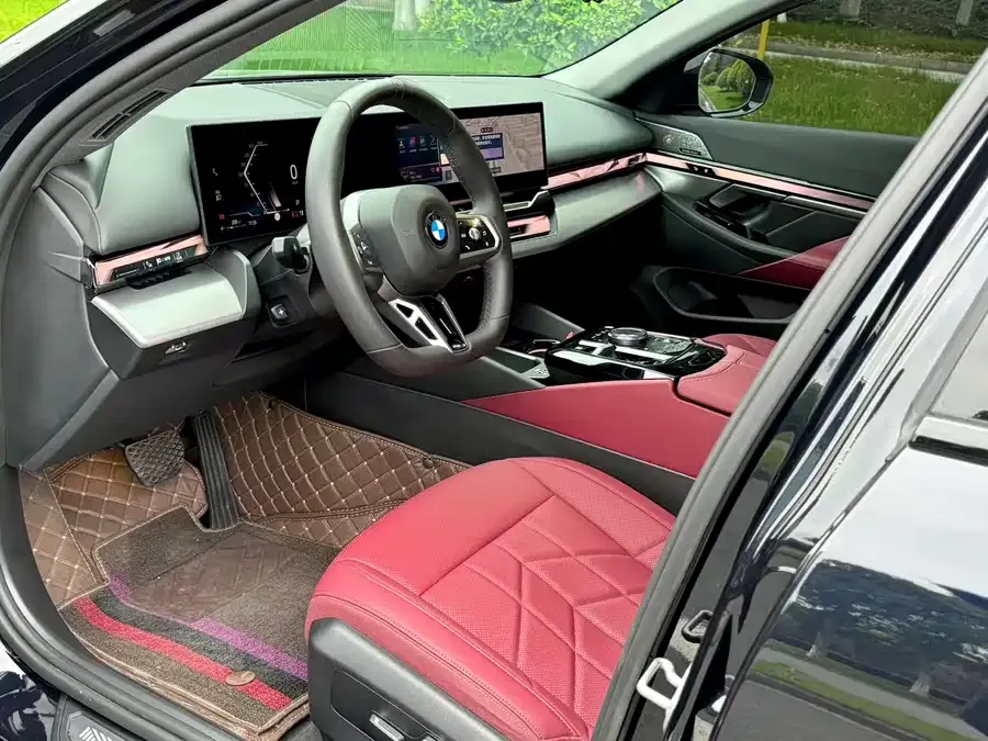 BMW 5 Series BMW 5 Series 2025 530Li Leading M Sport Package 2025 — миниатюра 2
