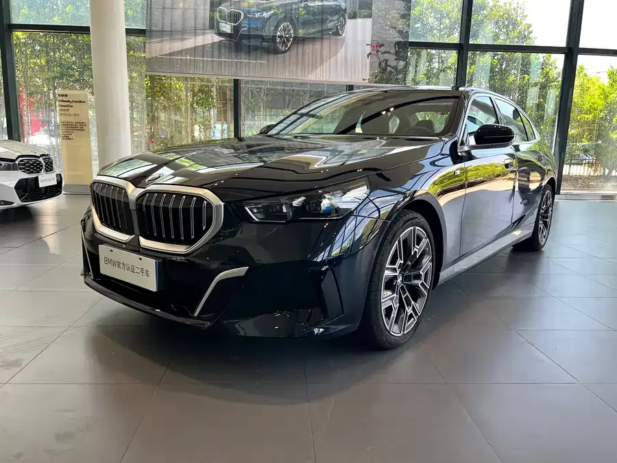 BMW 5 Series 2025