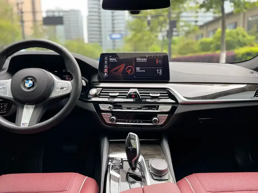 BMW 5 Series BMW 5 Series 2022 facelift 525Li M sports package 2023 — миниатюра 3