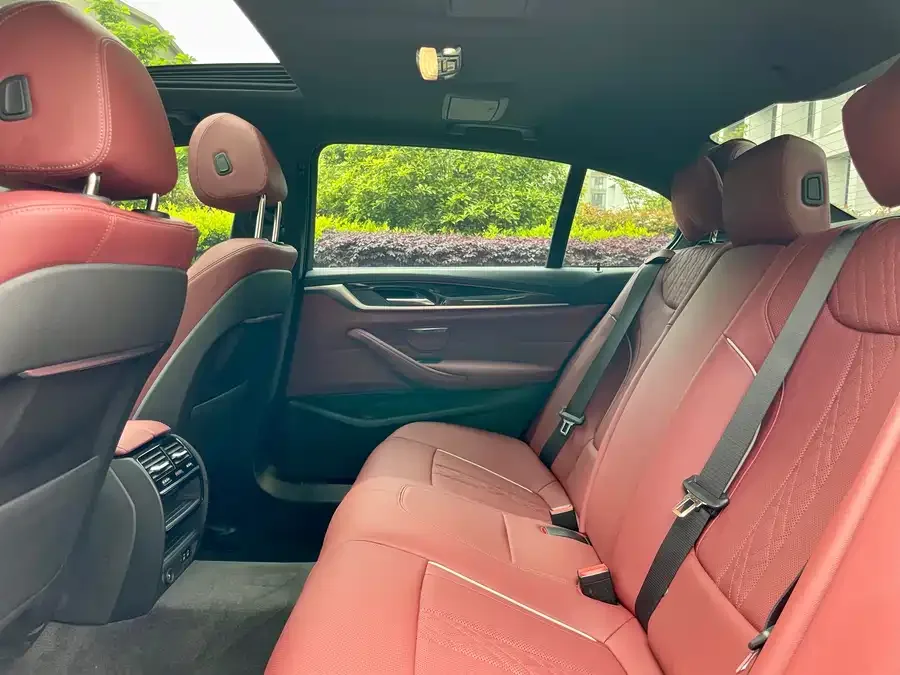 BMW 5 Series BMW 5 Series 2022 facelift 525Li M sports package 2023 — миниатюра 4