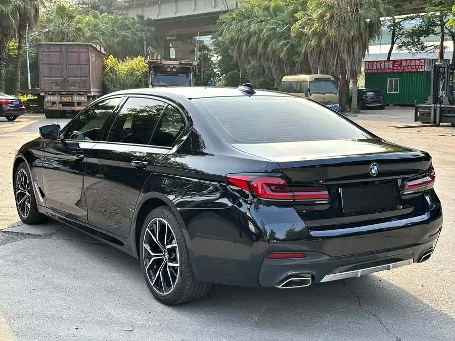 BMW 5 Series BMW 5 Series 2023 530Li Exclusive M Sport Package 2023 — миниатюра 3