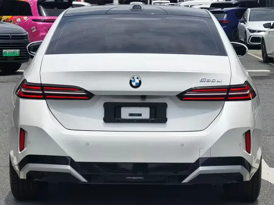 BMW 5 Series BMW 5 Series 2024 530Li Leading M Sports Package 2024 — миниатюра 5